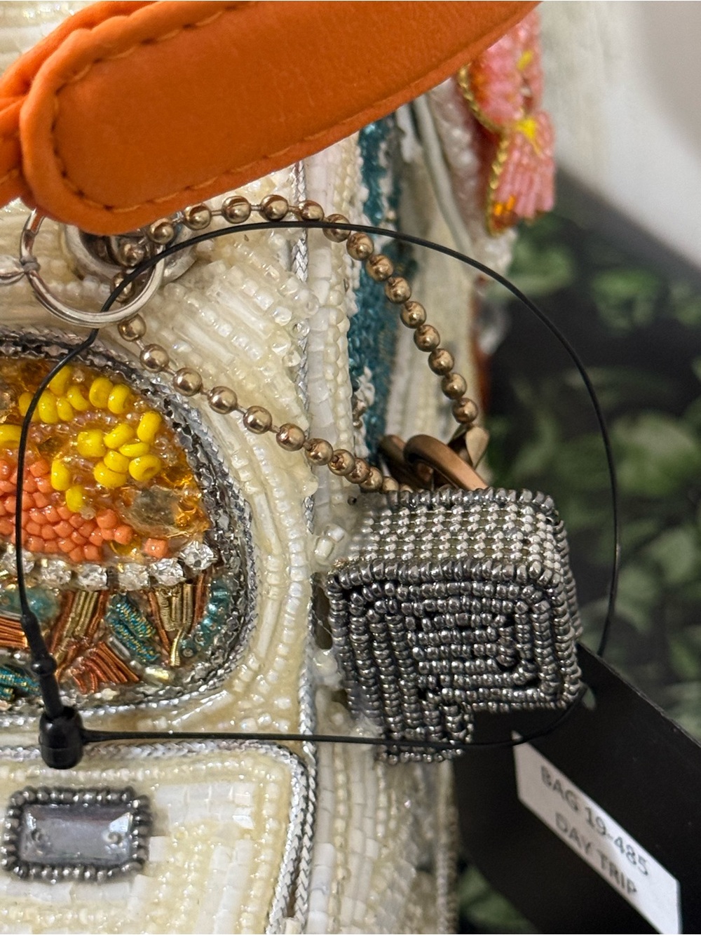 Mary Frances “Day Trip” Cream Beaded Camper Surf Theme Bag Cert of Authenticity - Picture 14 of 15